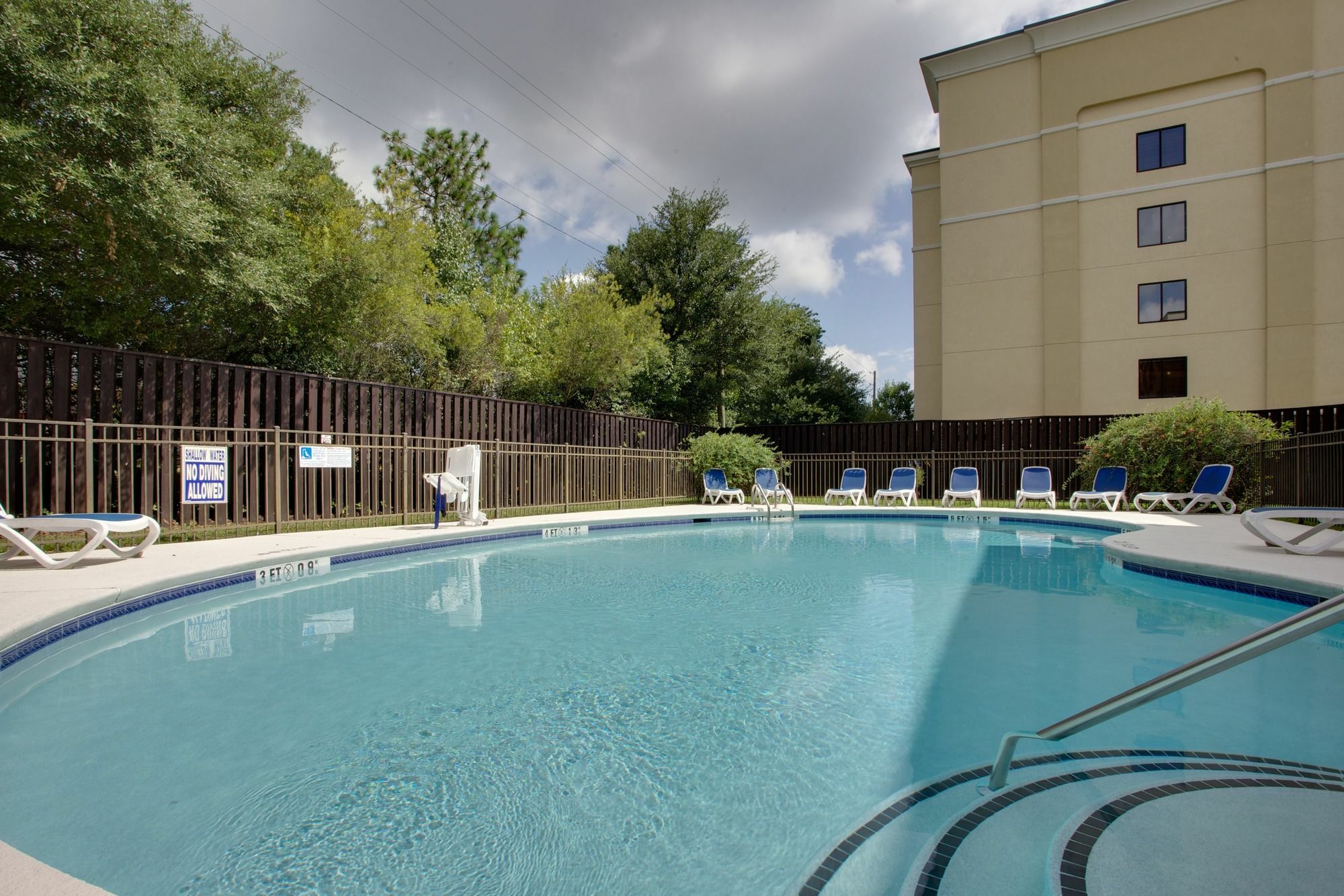 Holiday Inn Express Hotel & Suites Columbia-I-20 At Clemson Road By Ihg Zewnętrze zdjęcie